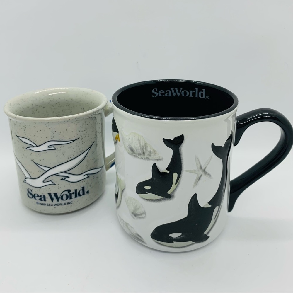 Sea World Coffee Mugs. Lot of 2